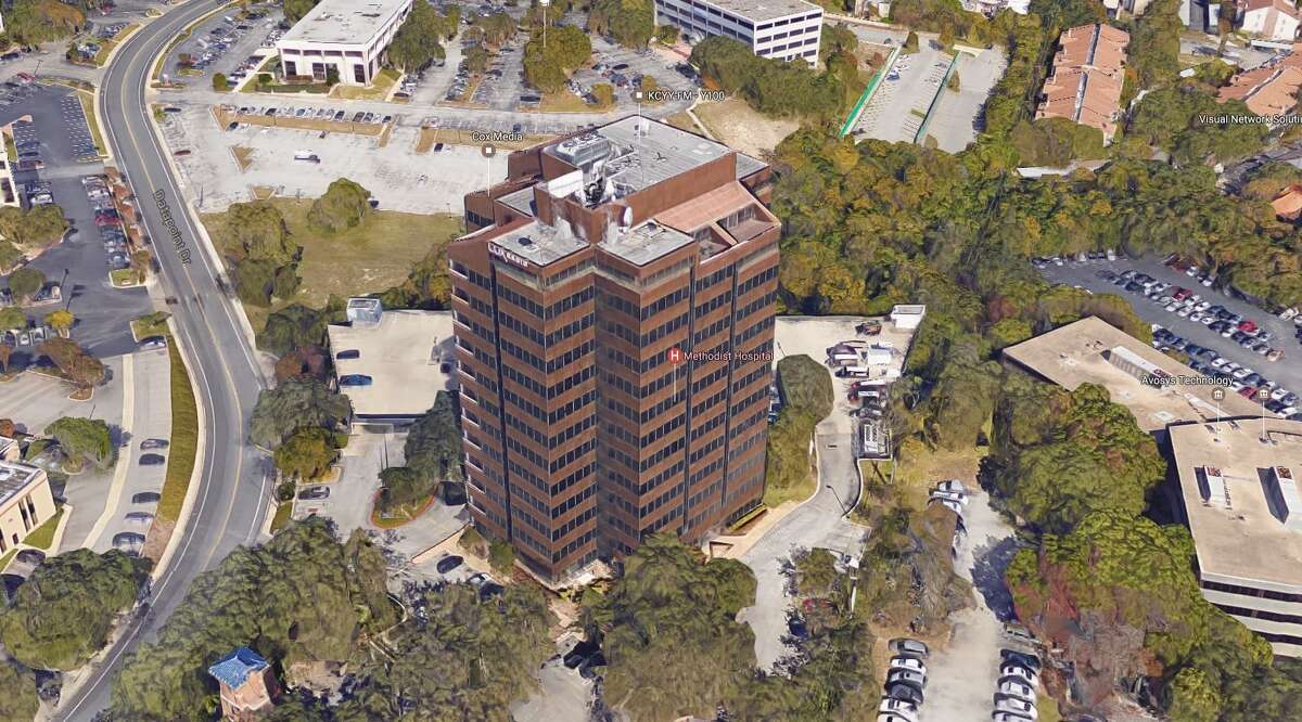 A Dallas company that invests in distressed properties has purchased a $20 million office tower on Datapoint near the Medical Center that went through foreclosure a few years ago.