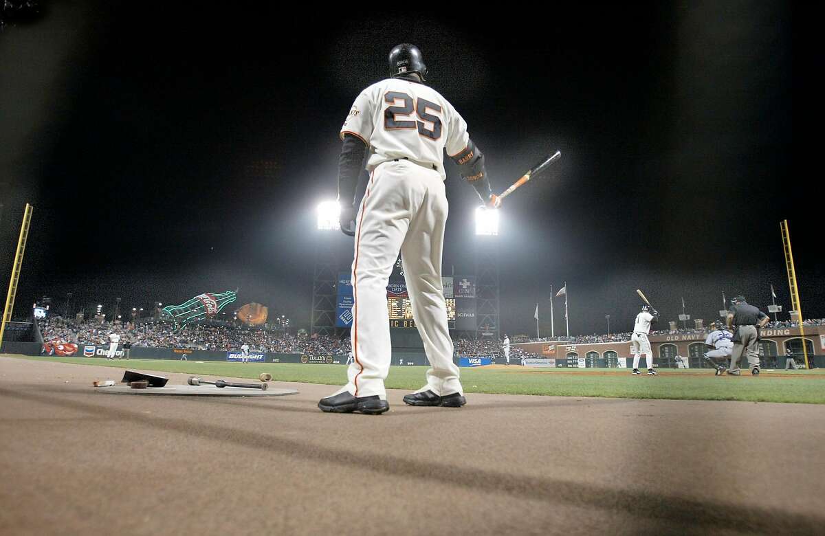 BONDS2-C-12JUL02-SP-MAC Bonds on deck during a recent game against the Rockies. San Francisco Giants slugger Barry Bonds in pursuit of the all time home run mark as he approaches 600. He now stands at 4th place behind Aaron, Ruth and Mays. by Michael Macor/The Chronicle