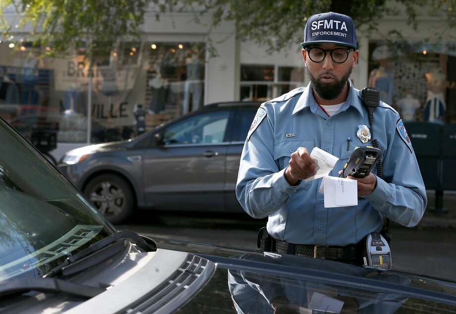 San Francisco Airport Parking: Don't Get Caught in a Pricey Trap!