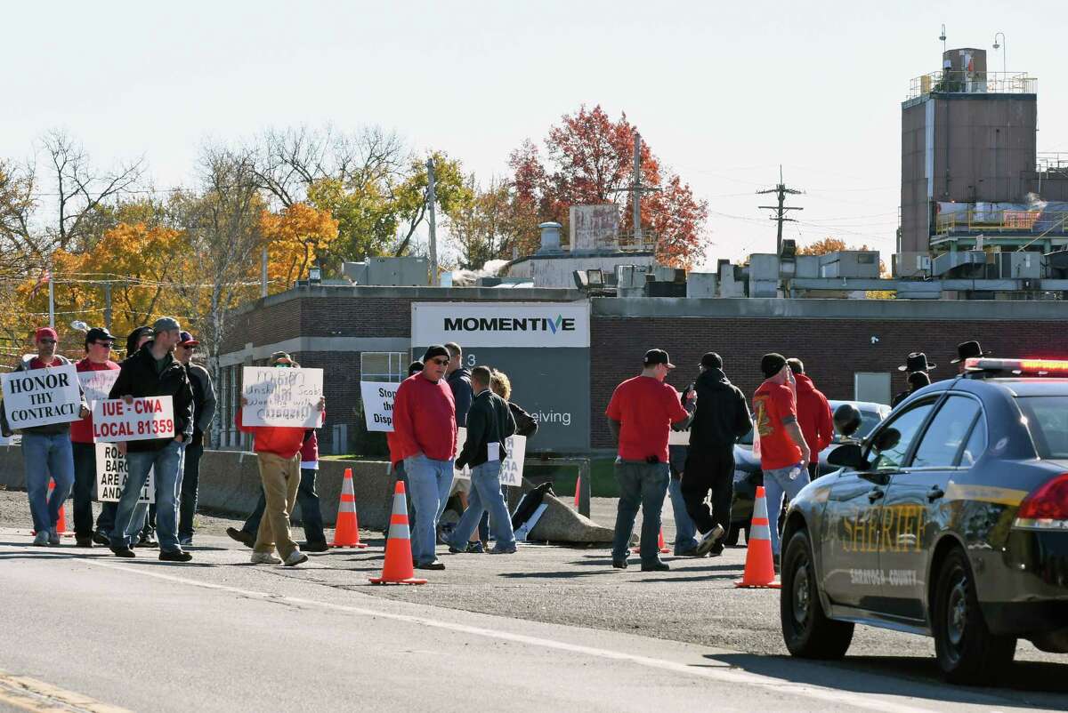 Momentive cutting 300 jobs in Waterford in shift to high margin