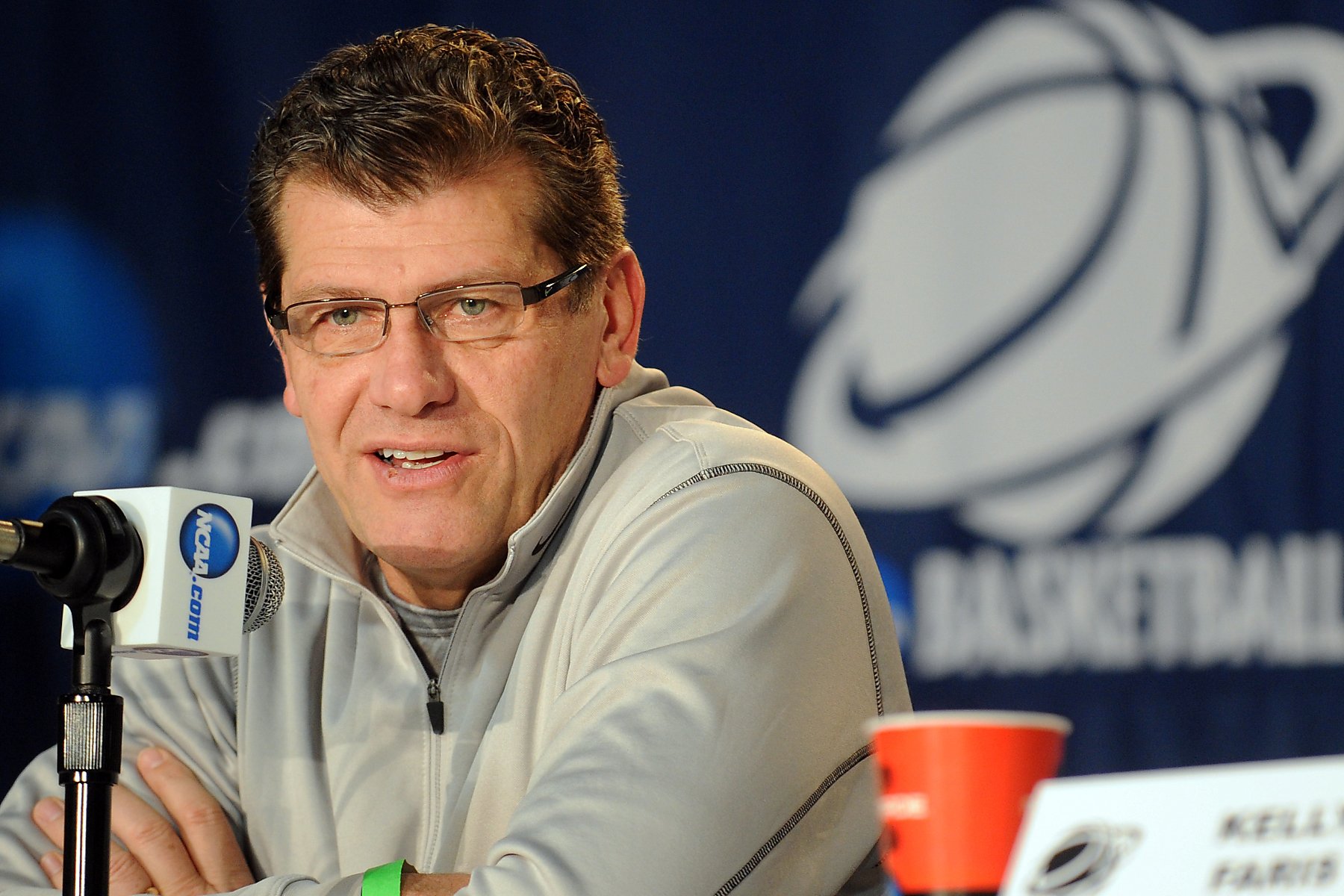 Geno Auriemma's secret to building a winning team