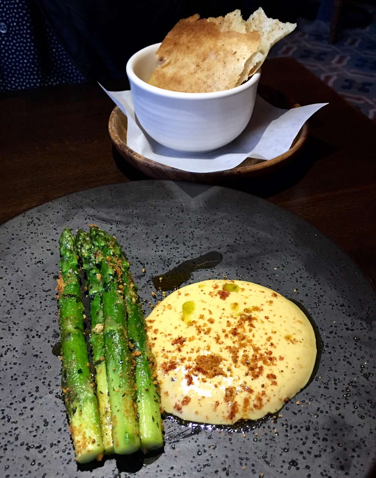 Rooh: Asparagus with cauliflower mousse and dosa chips