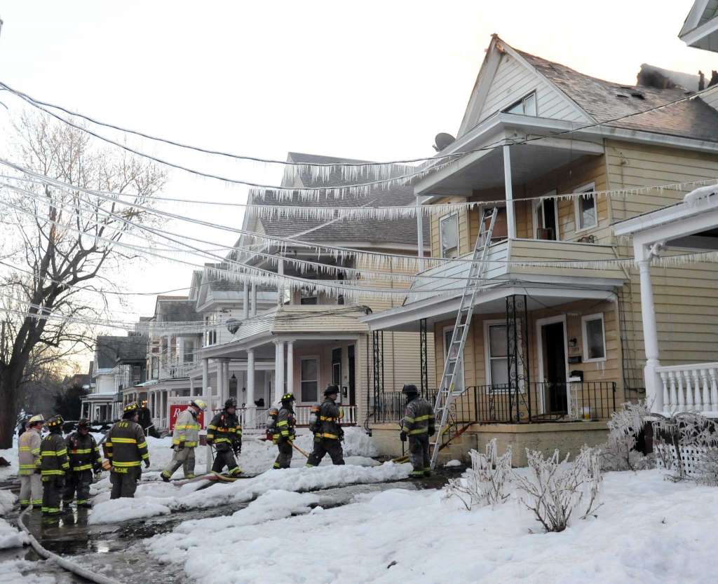 Tenants escape Schenectady house fire
