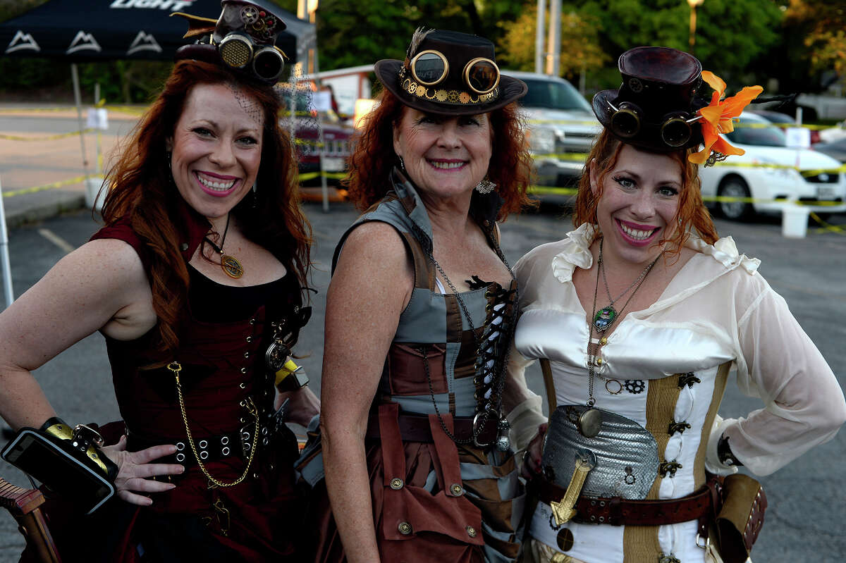 Hot Pick: Mini RenFest at the Logon Cafe