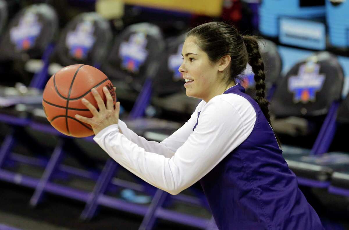 Kelsey Plum goes No. 1 in WNBA draft