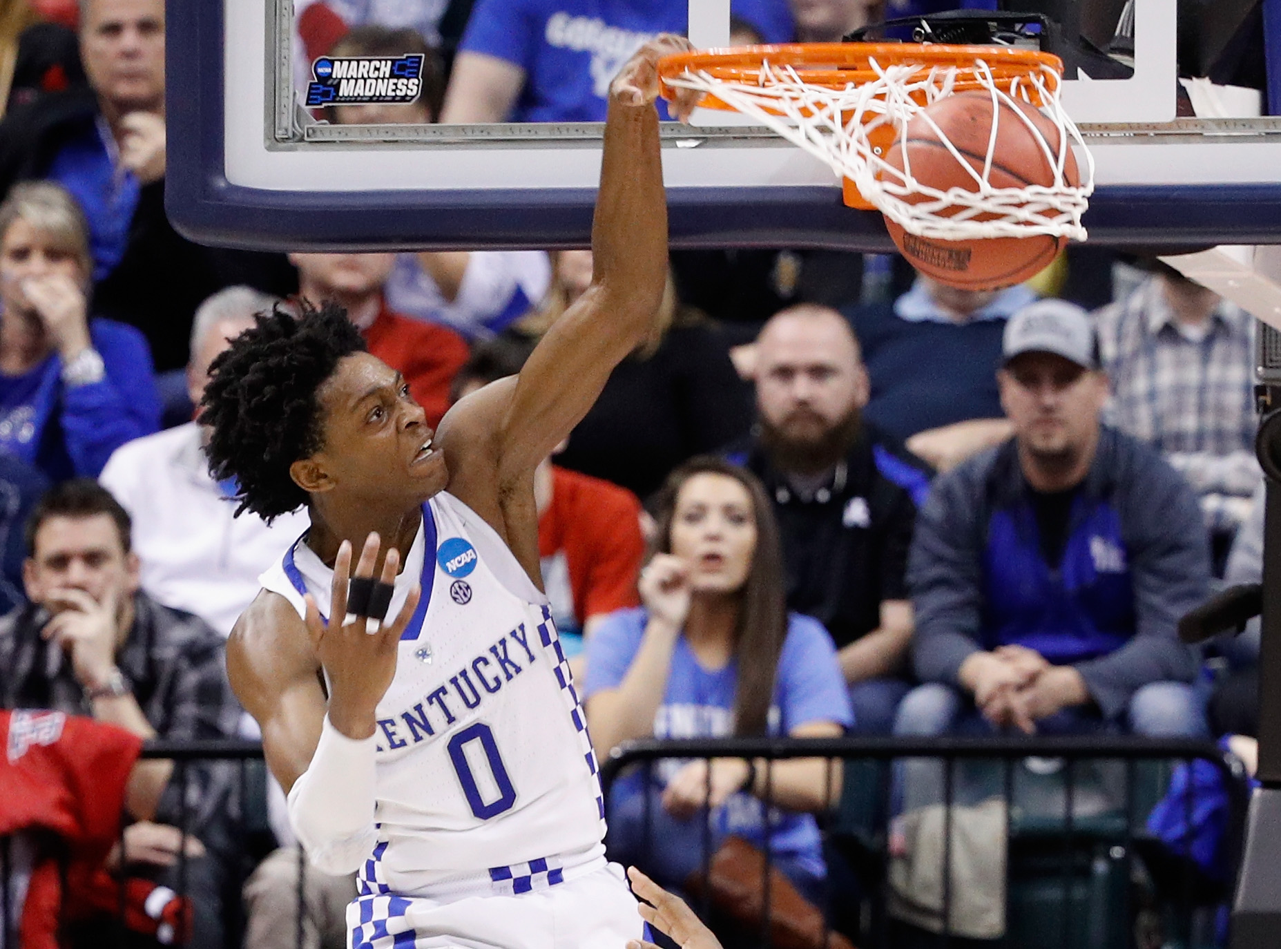 De'Aaron Fox of the Kentucky Wildcats drives to the basket against News  Photo - Getty Images