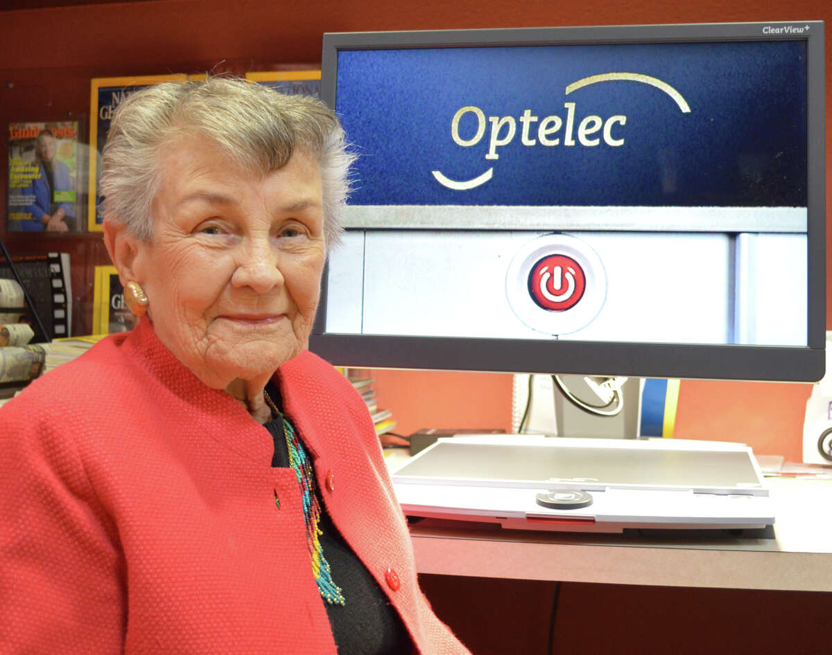 Carolyn Randall, 90, created the studio at the Texas State Library where more than 5,000 audiobooks have been recorded.
