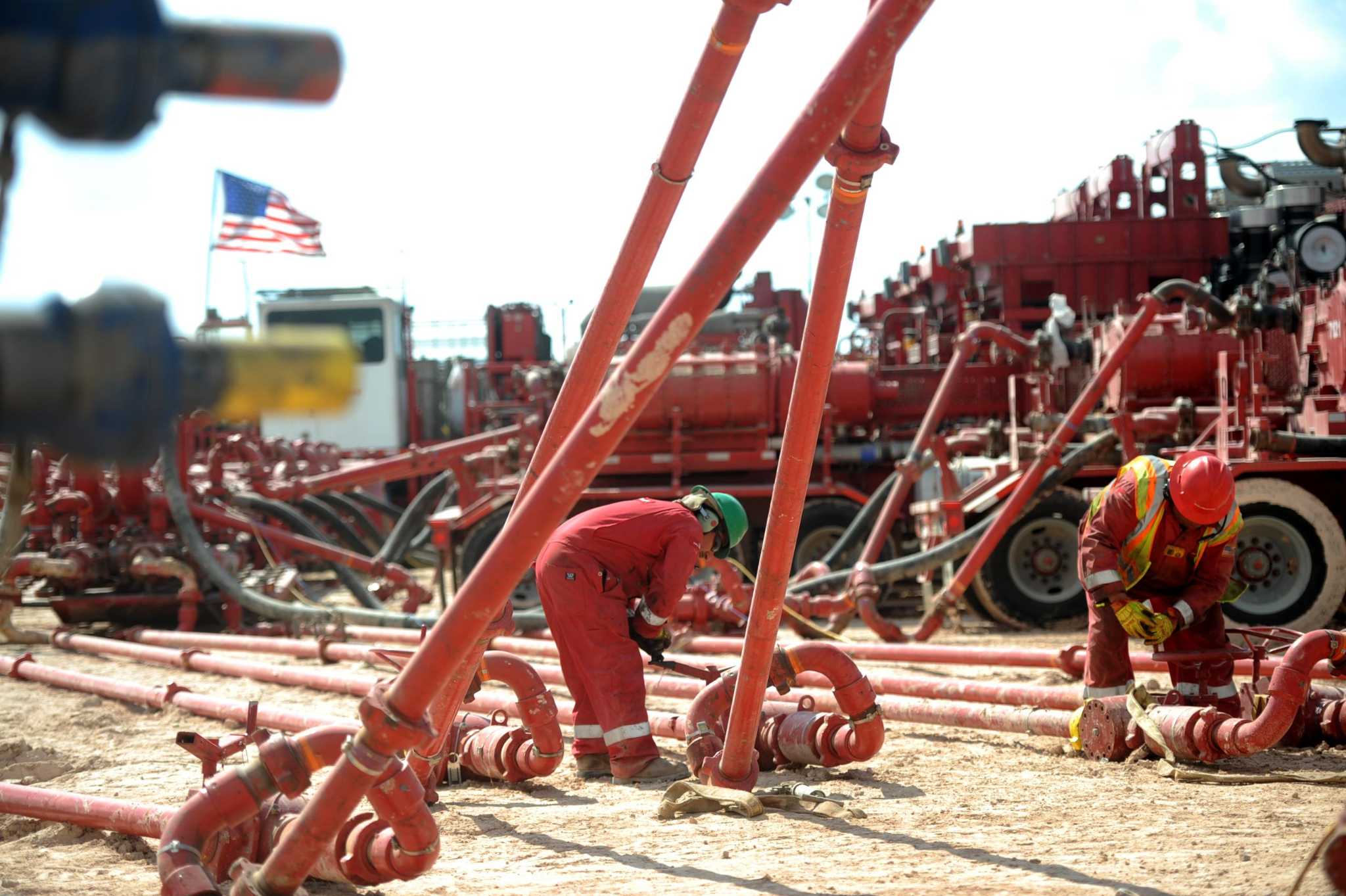 halliburton-adding-2-000-u-s-jobs-as-oil-field-activity-picks-up