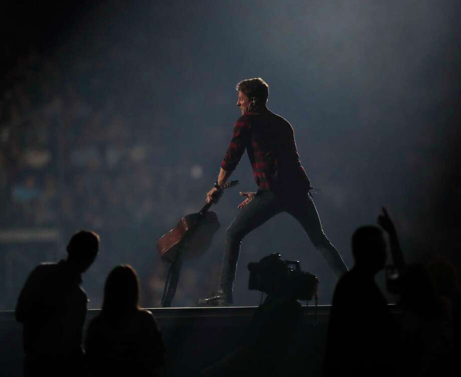 Dierks Bentley S Seventh Rodeo Performance Another Lucky