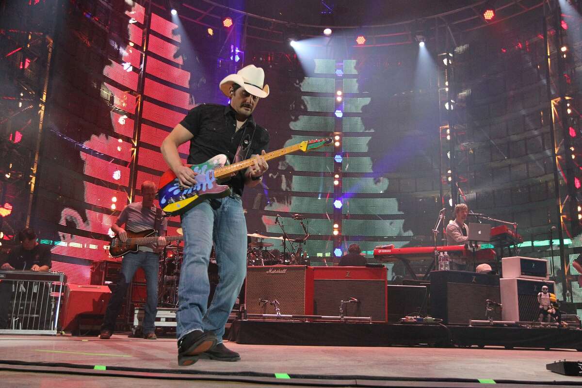 Brad Paisley delights 75,000 fans with spirited RodeoHouston set