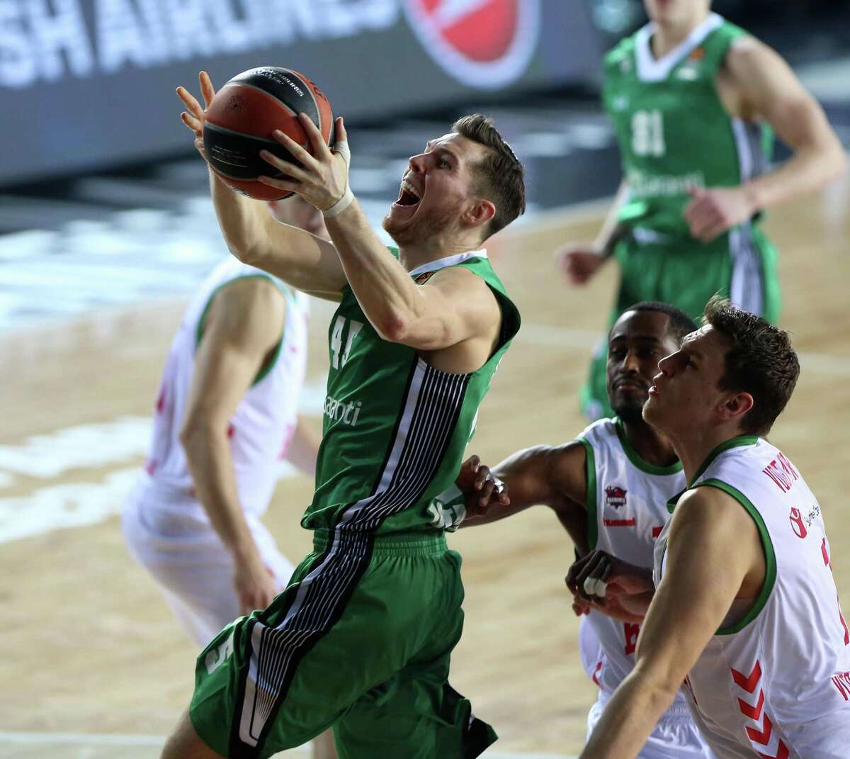 Dairis Bertans, Davis’ older brother, also plays professional basketball as a 6-foot-4 guard with Turkey’s Darussafaka Dogus of the Euroleague.
