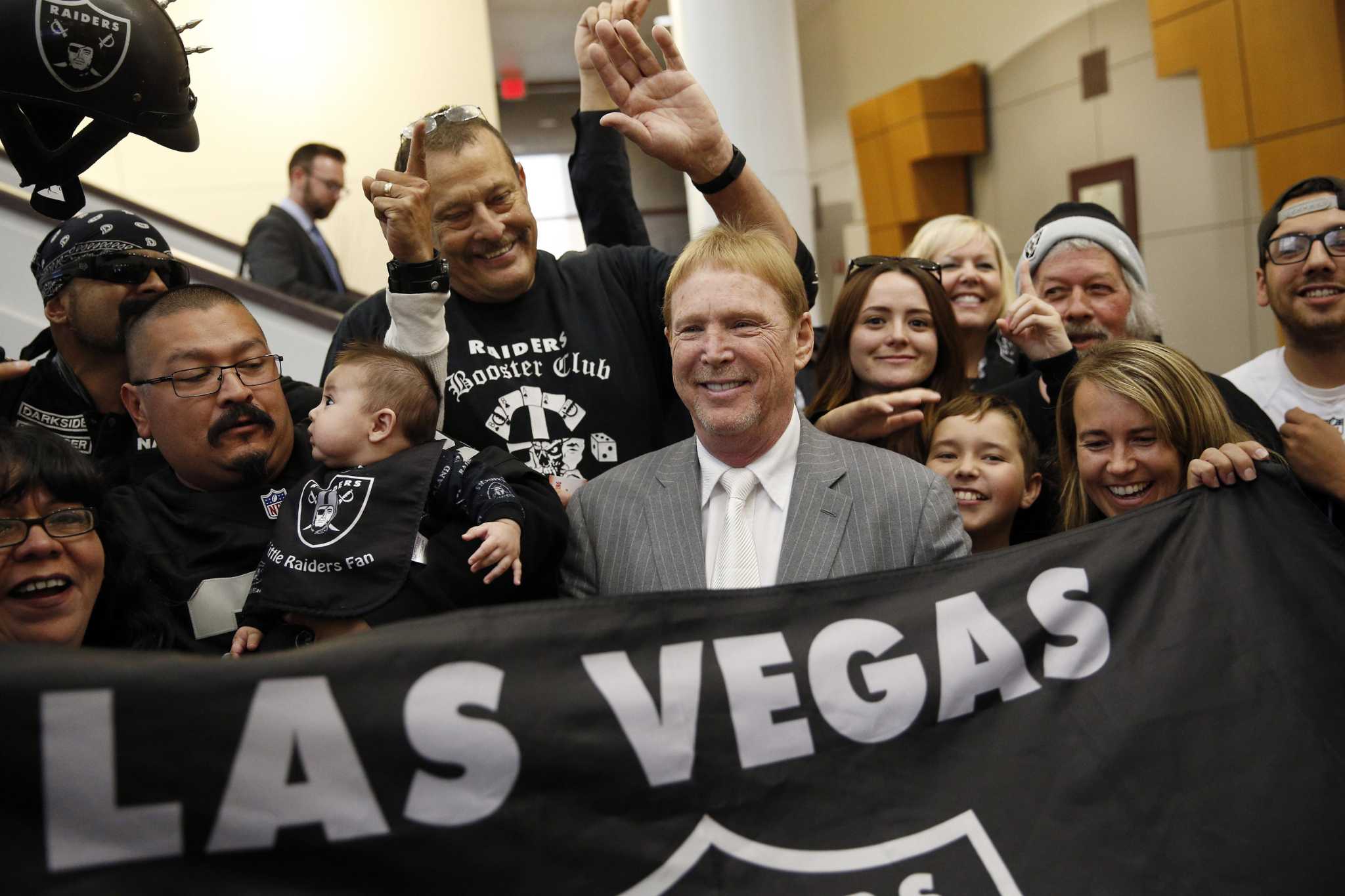 Oakland's impending lawsuit could cause Raiders to play elsewhere next  season while their Las Vegas stadium is built