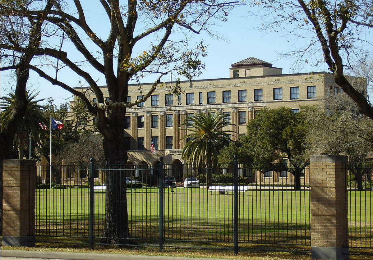 Things to know about Valerie Busick McDaniel, the lateHouston vet