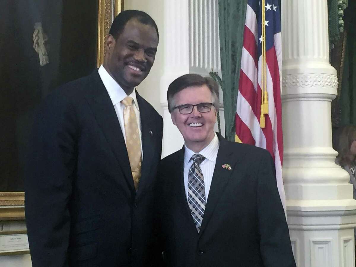 Spurs baskeball legend David Robinson, left, poses with Lt. Gov. Dan Patrick as he visits the Capitol Monday, March 27, 2017. Robinson was in Austin advocating to allow the use of public money for private schools.