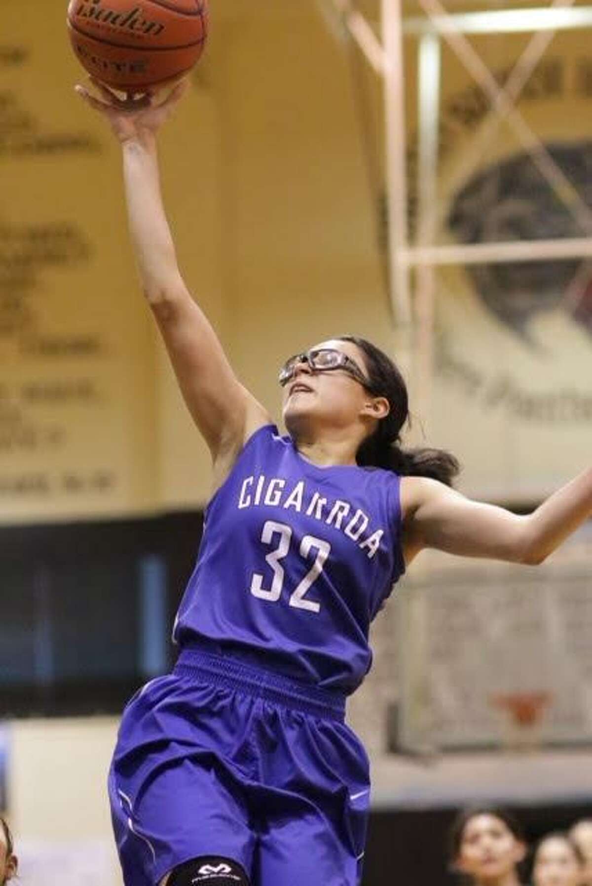 Cigarroa’s Leslie Alvarado and the Lady Toros won District 31-5A with a 15-1 record.