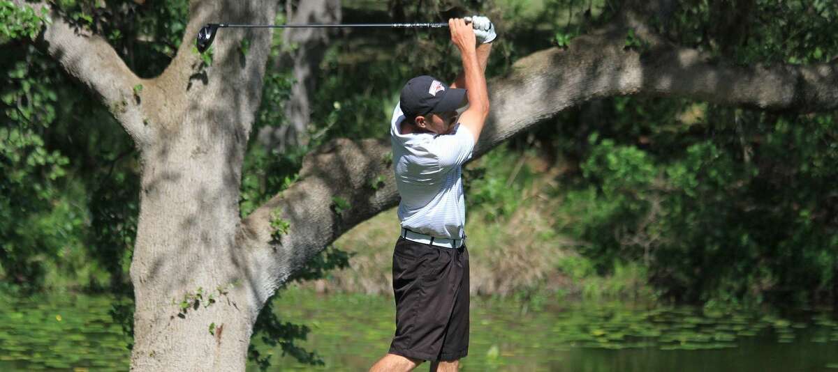 TAMIU's Stevie Martinez tied with teammate Travis Smith in 12th place at the 2017 St. Edward's Invitational Tuesday. The Dustdevils finished tied for second at the event.