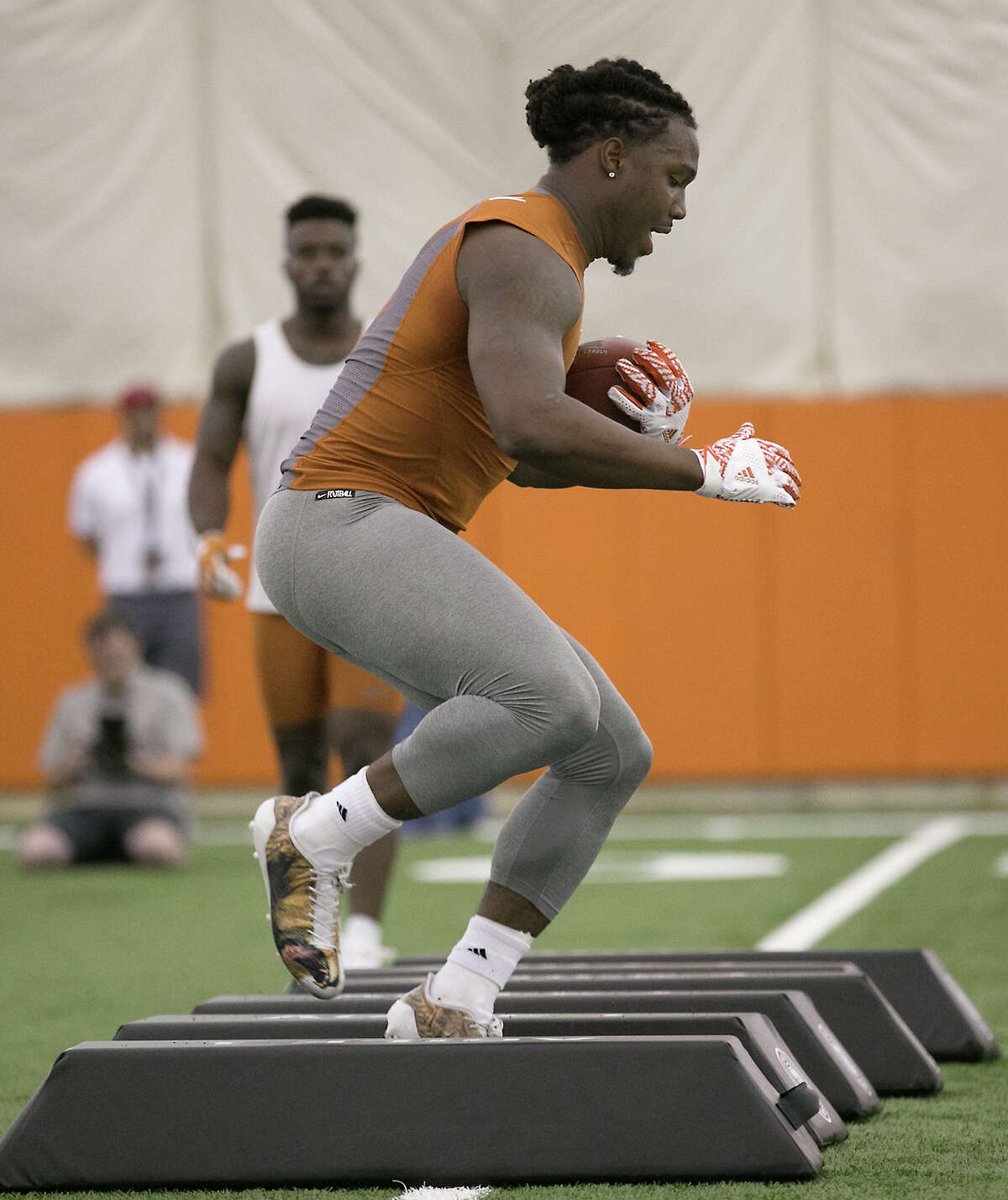 RB D'Onta Foreman impressive during Texas' pro day