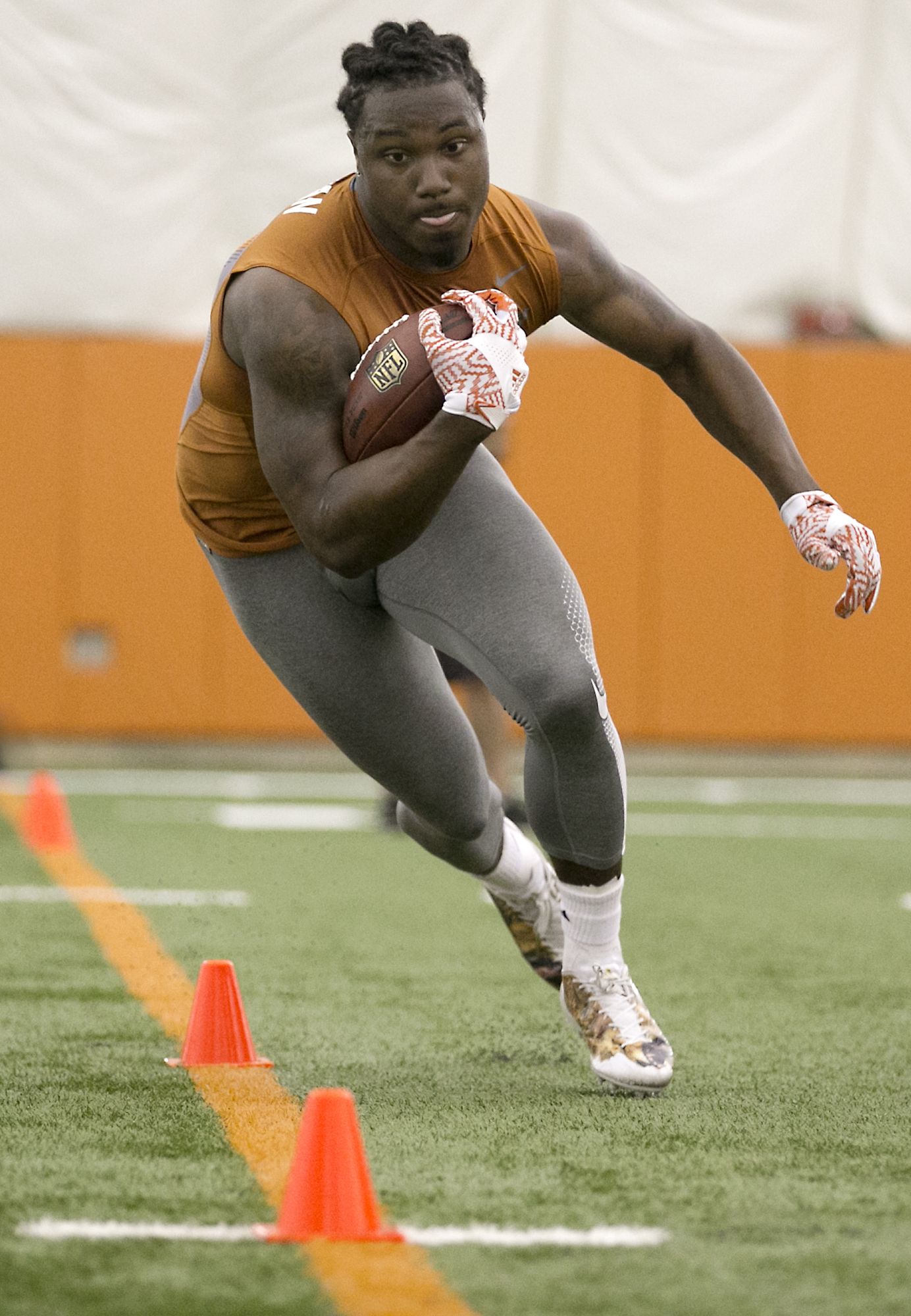 RB D'Onta Foreman impressive during Texas' pro day