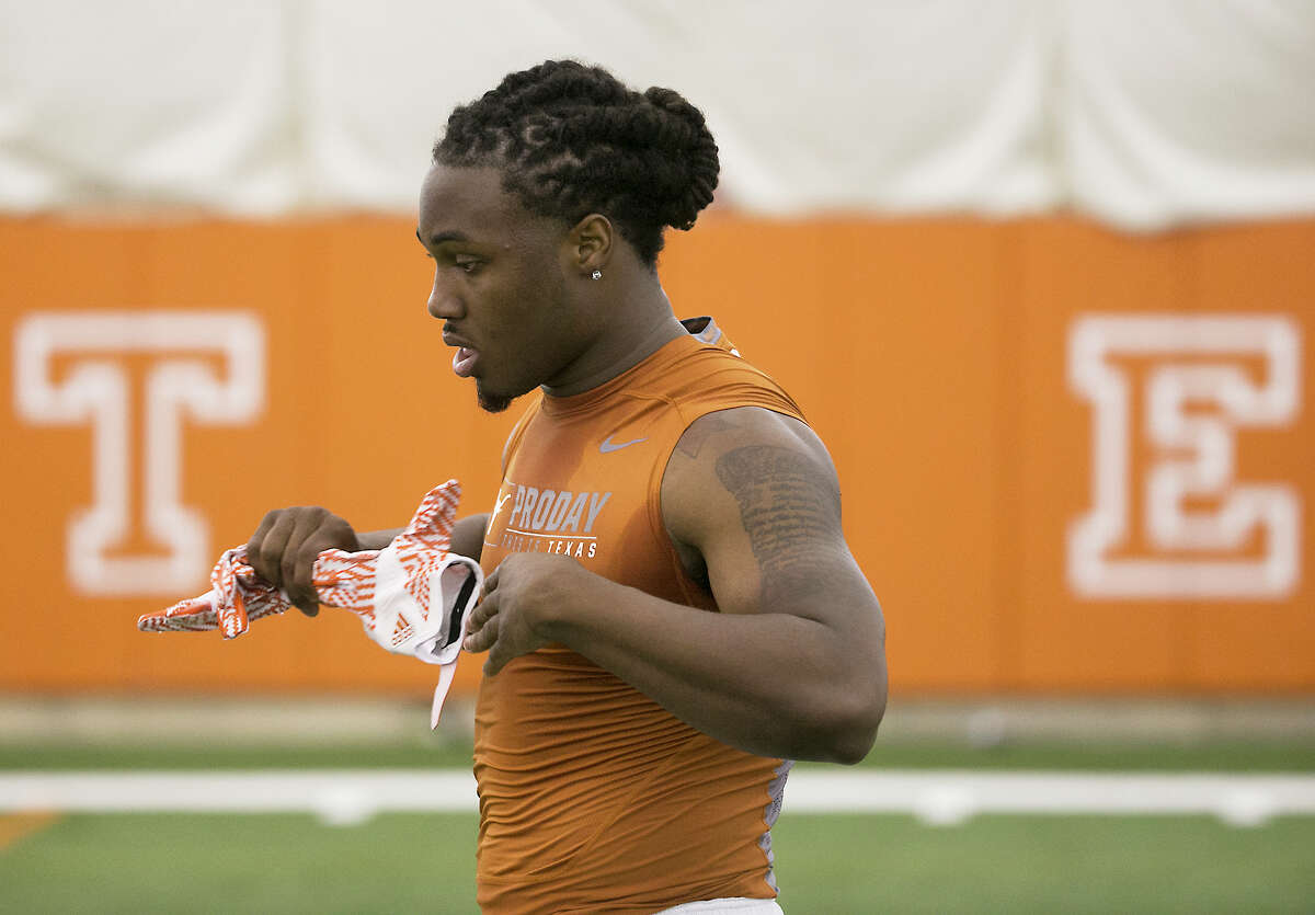 RB D'Onta Foreman revealed his infant son died during final season at Texas