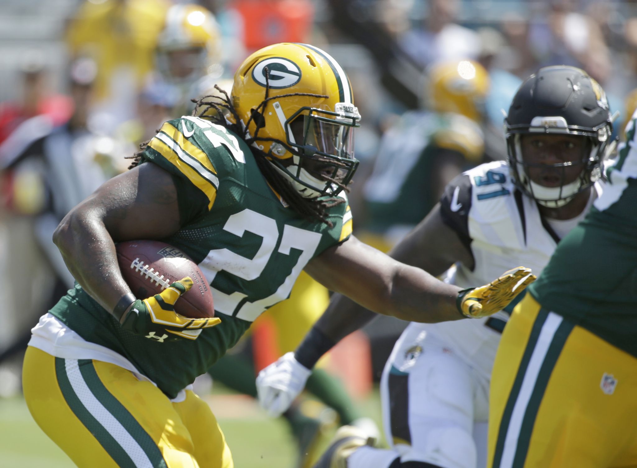 Seattle Seahawk Eddie Lacy's six-figure bonus tied to losing weight