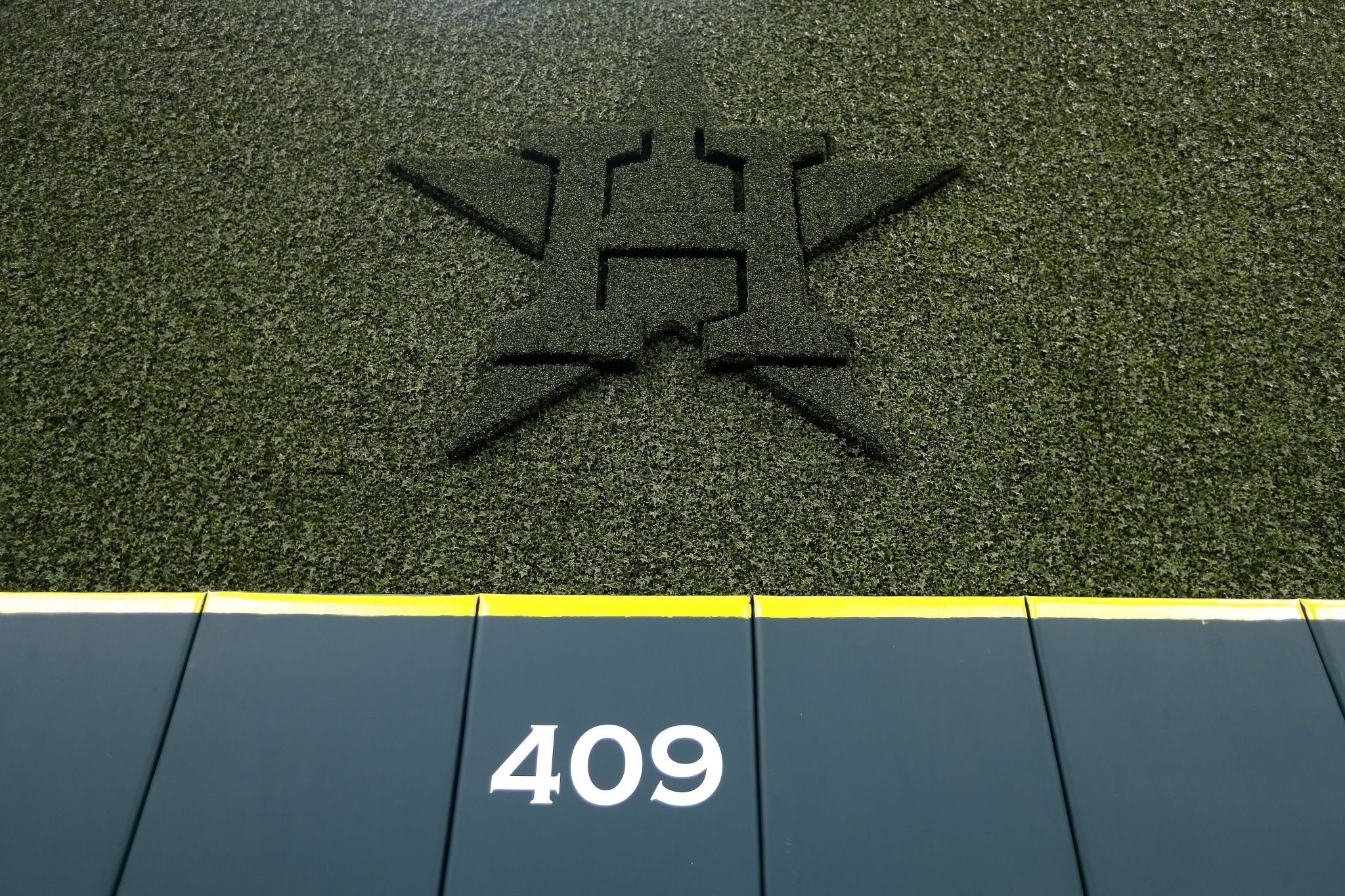 Astros making changes to batter's eye at Minute Maid Park