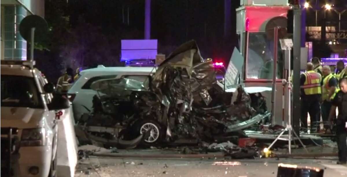 Stunning Crash Kills Man At Beltway 8 Toll Booth