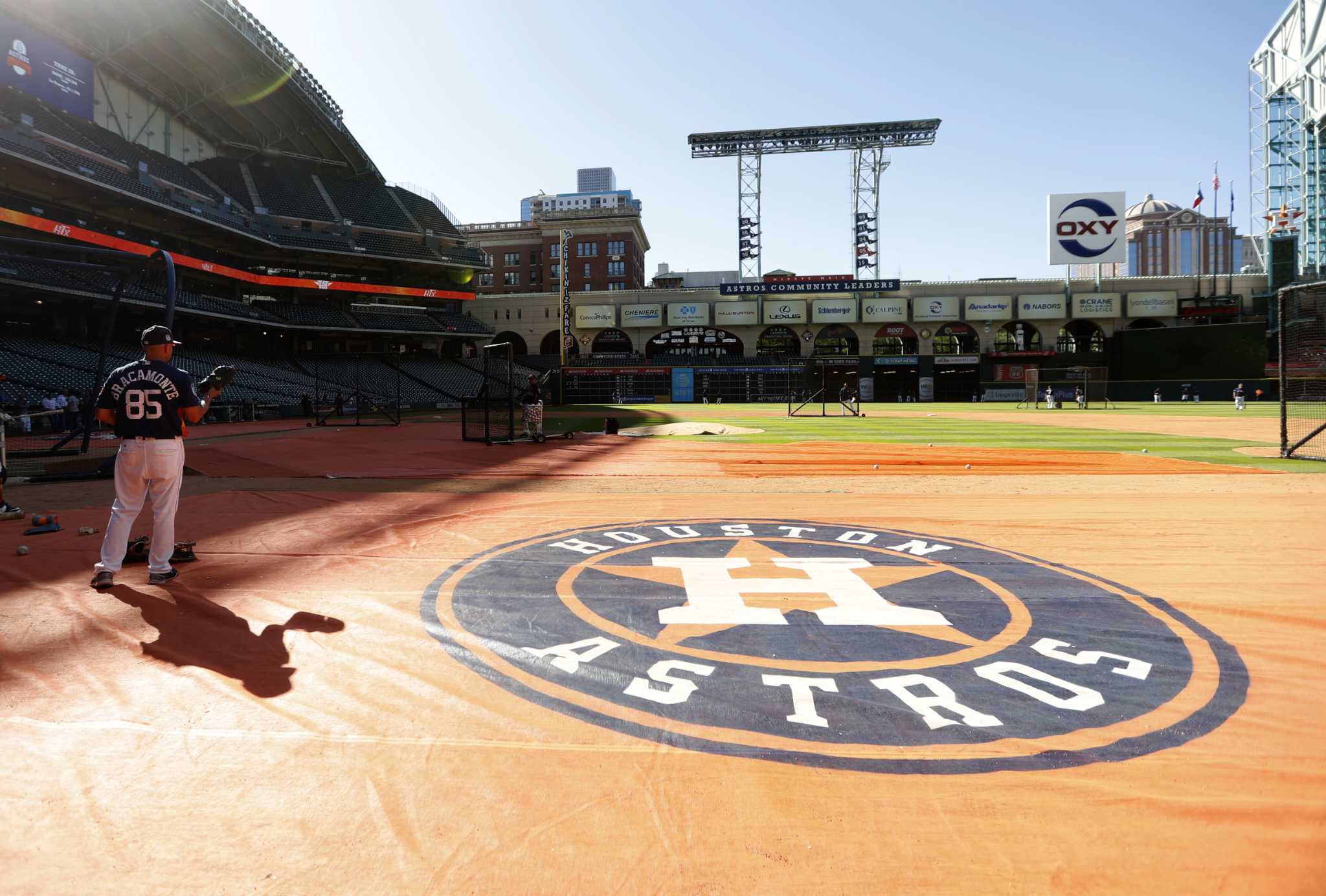 Minute Maid Park retractable roof to be open for Game 2 of ALDS between  Astros and Twins