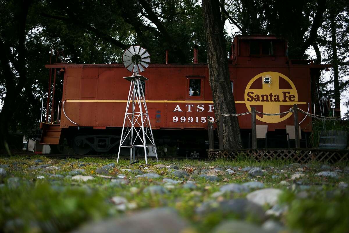 Suite Spot Featherbed Railroad Bed and Breakfast