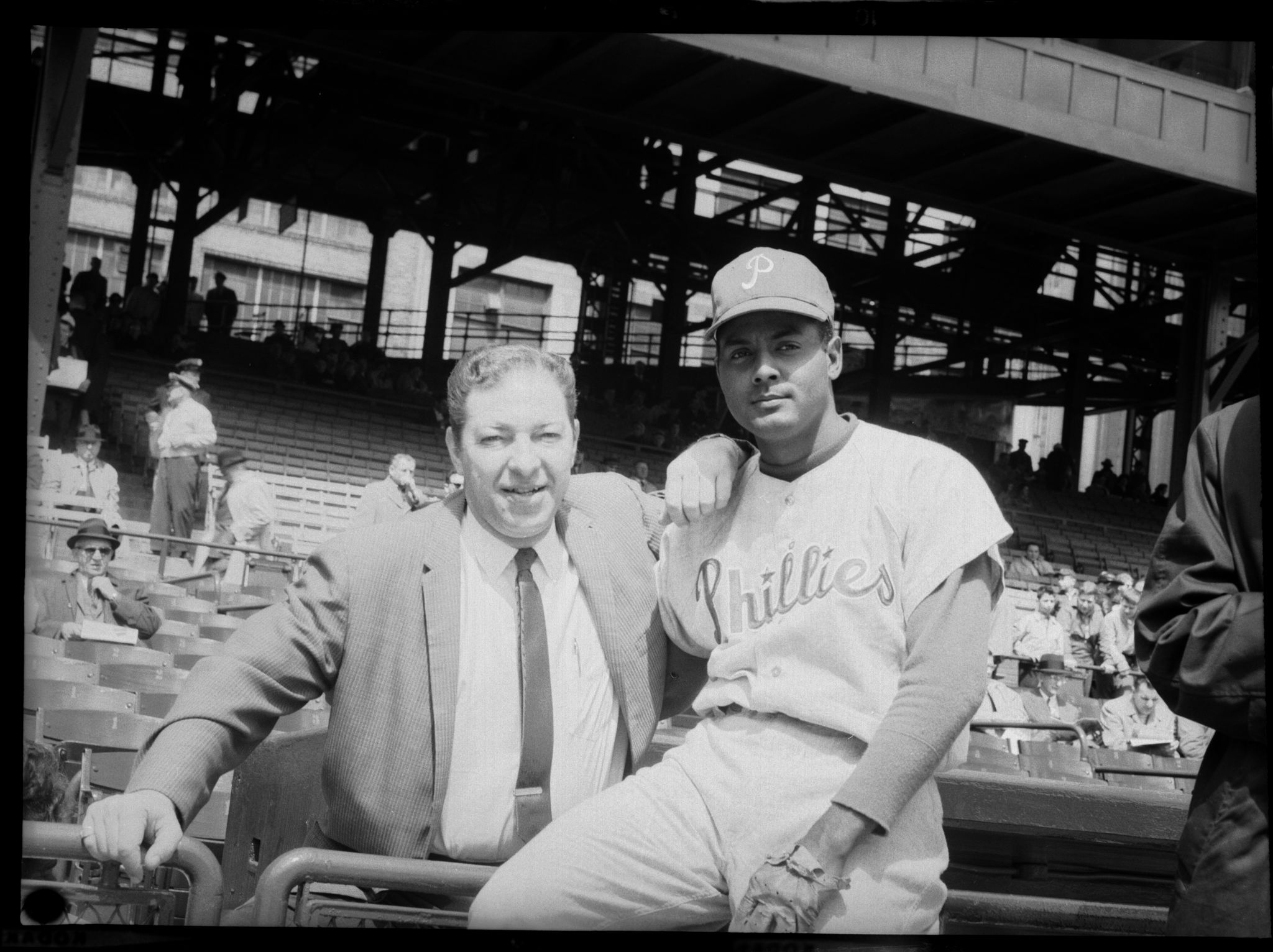 Ruben Amaro Sr., Infielder for Star-Crossed '64 Phillies, Dies at