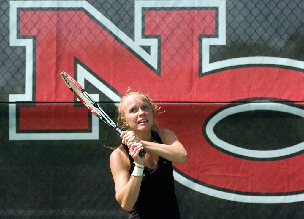 New Canaan girls tennis team rolls past Sheehan