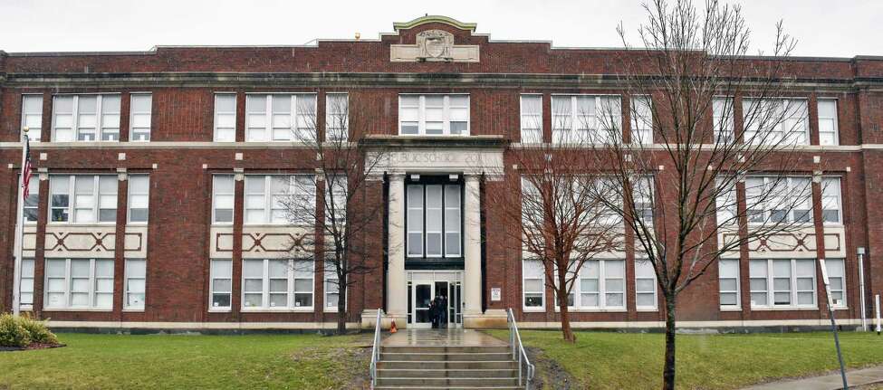 Albany school district weighs three, maybe four middle schools