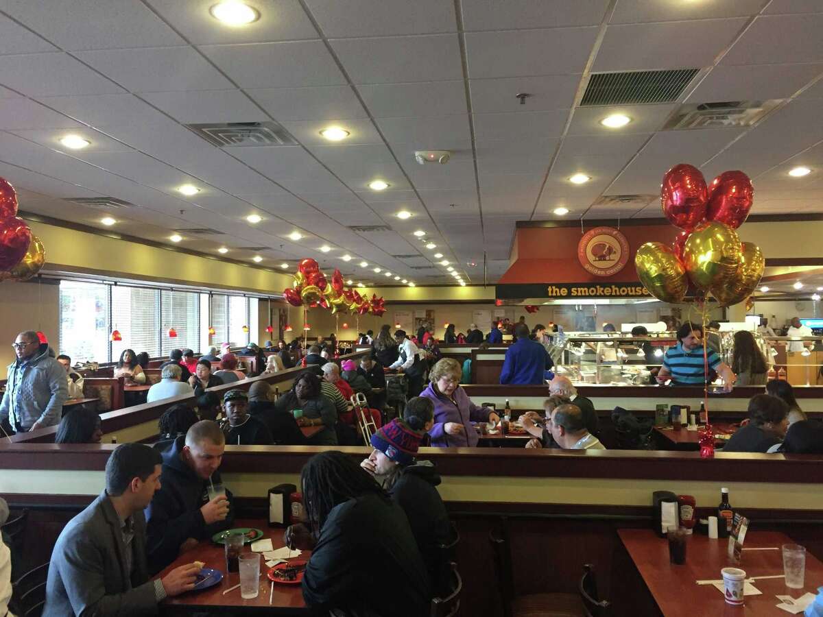 Golden Corral opens in Milford