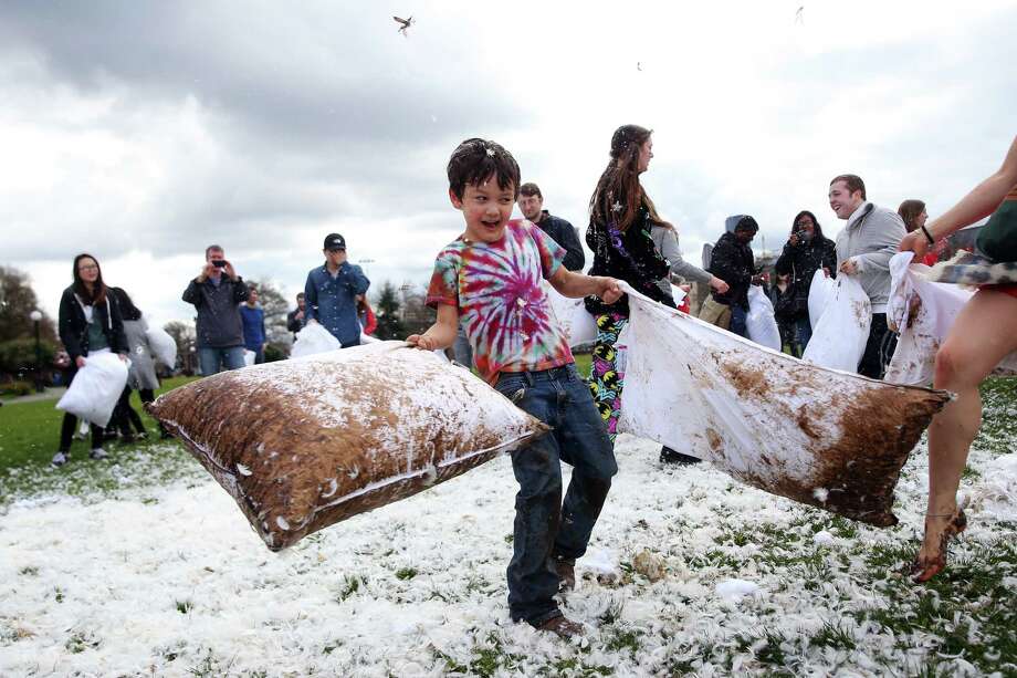 The Feathers Fly On International Pillow Fight Day In Seattle 8930