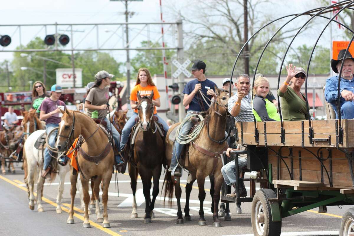 Parade kicks off Cleveland Livestock Show