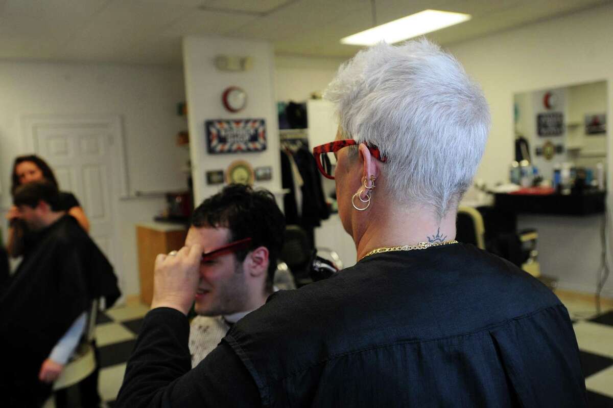 Popular Stamford barber moves on after more than 30 years