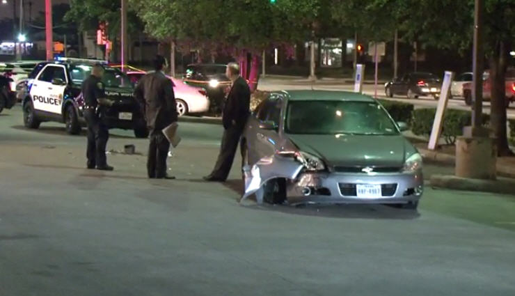 Man on the run after ramming Houston police officer with car