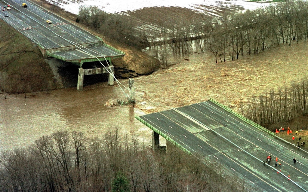 30 years ago Bridge collapse kills 10 Times Union