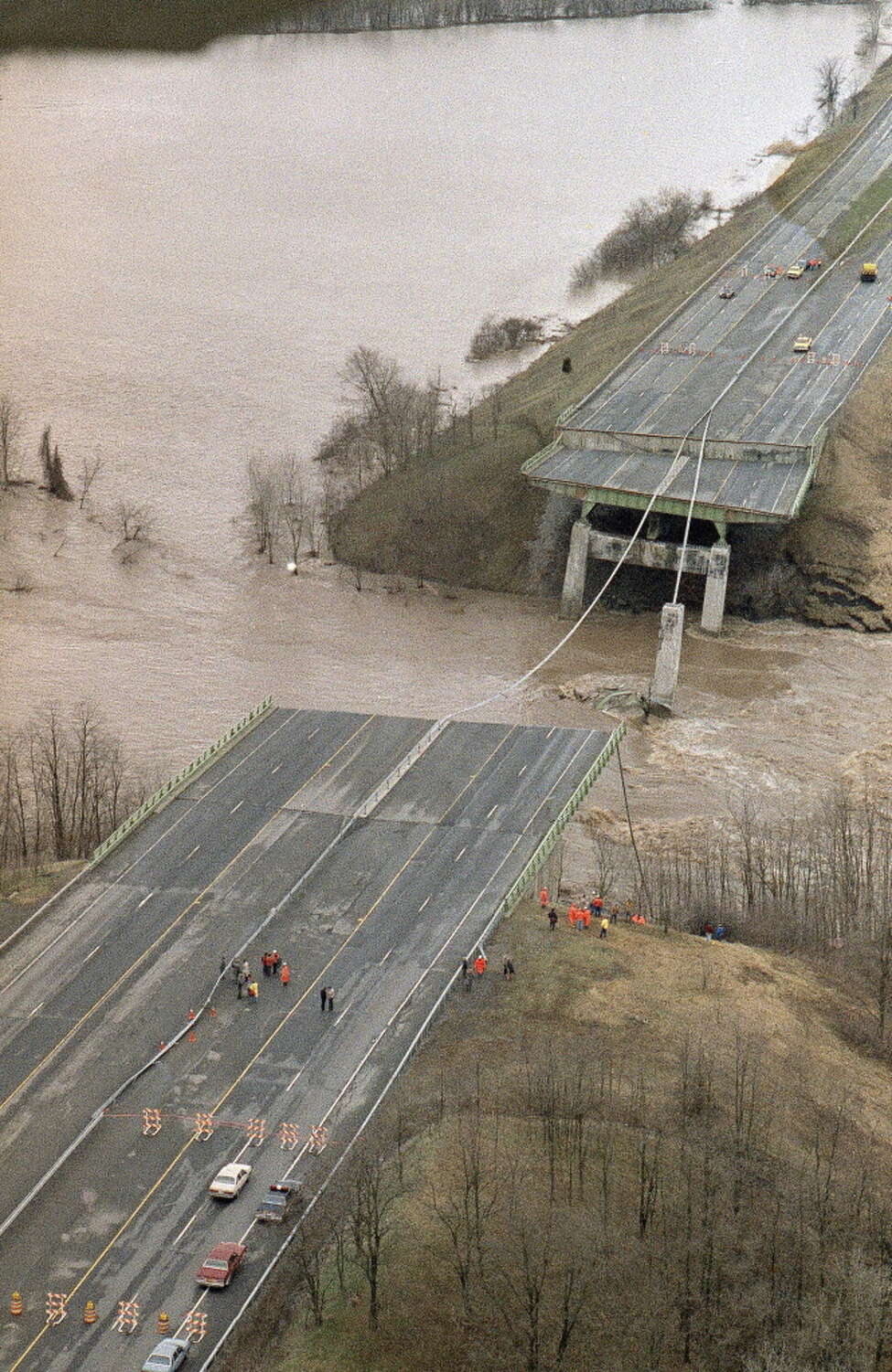 31 years ago Schoharie Creek bridge collapse kills 10