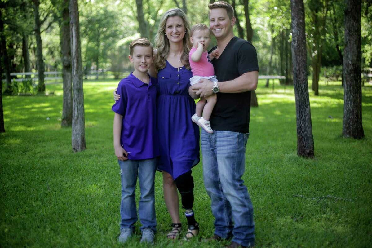 Rebekah Gregory ﻿married her old college boyfriend, Chris Varney, in 2015. They have a daughter, Ryleigh, along with Gregory's 9-year-old son, Noah.