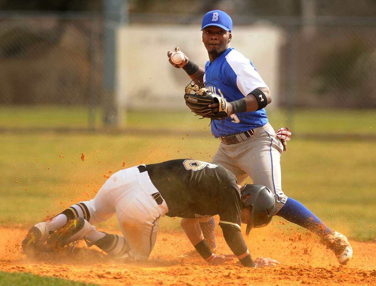 Trumbull baseball survives Bunnell