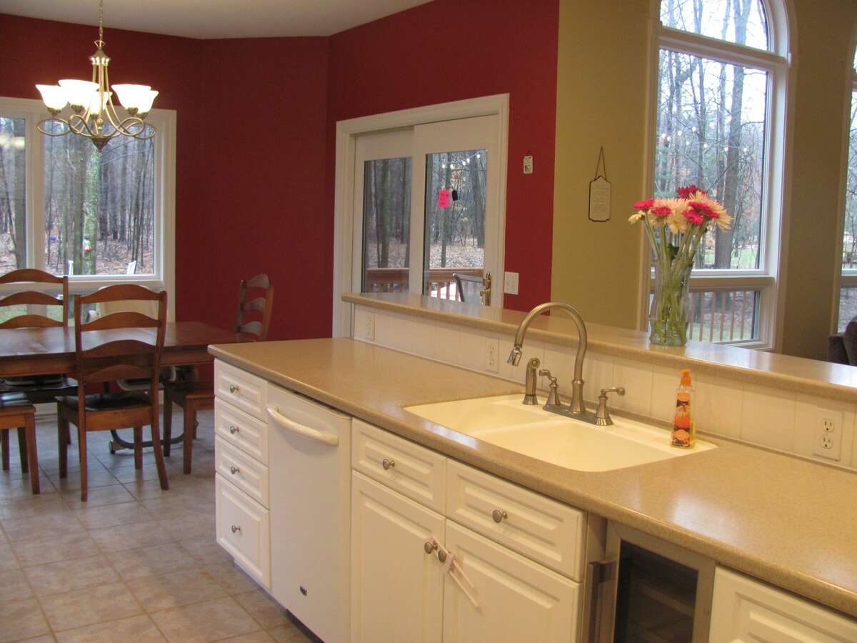 House Hunting Bright and cheery at 2445 E. Cardinal, Larkin Township