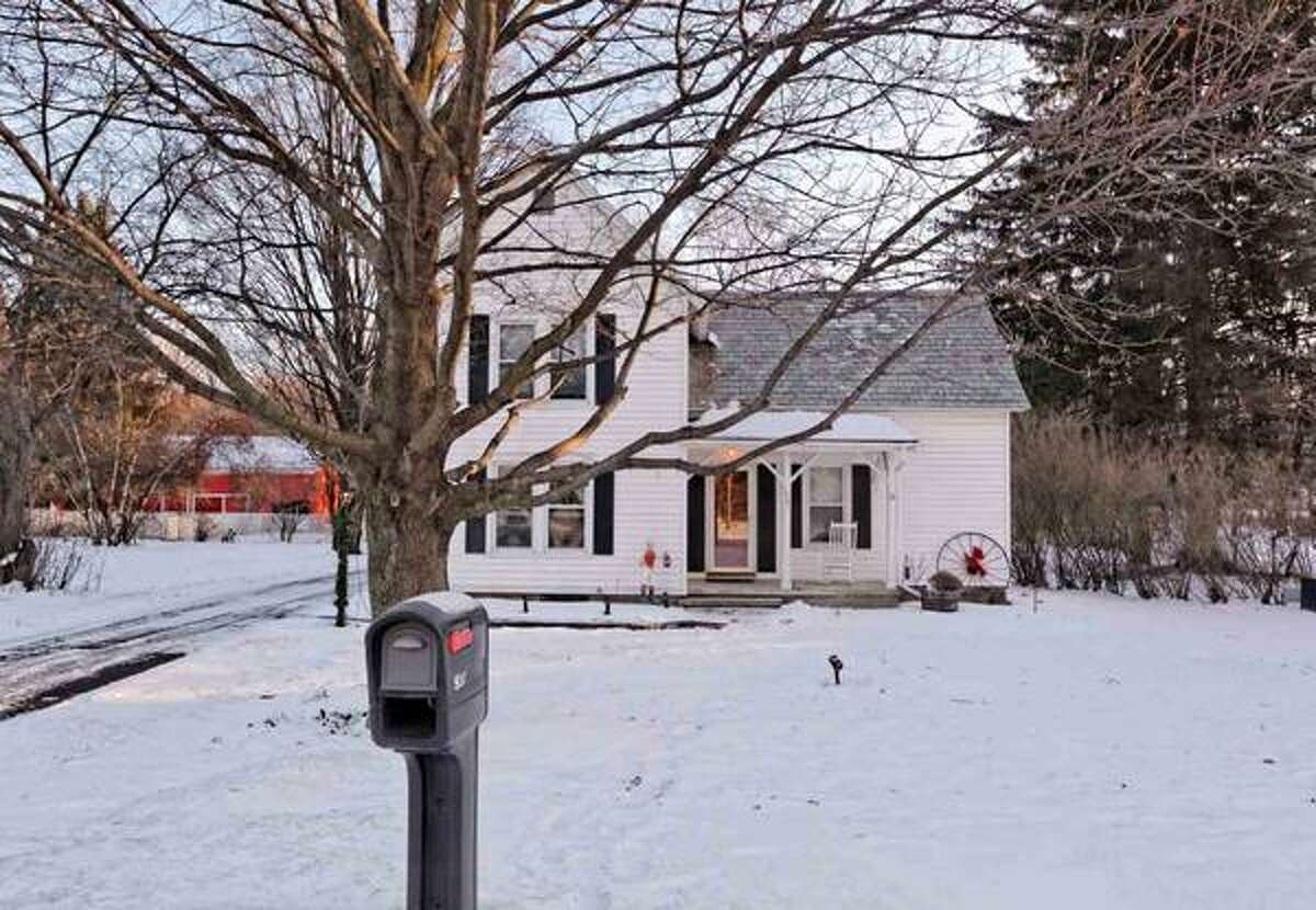 Photos Homes in the Shenendehowa school district for under 300K