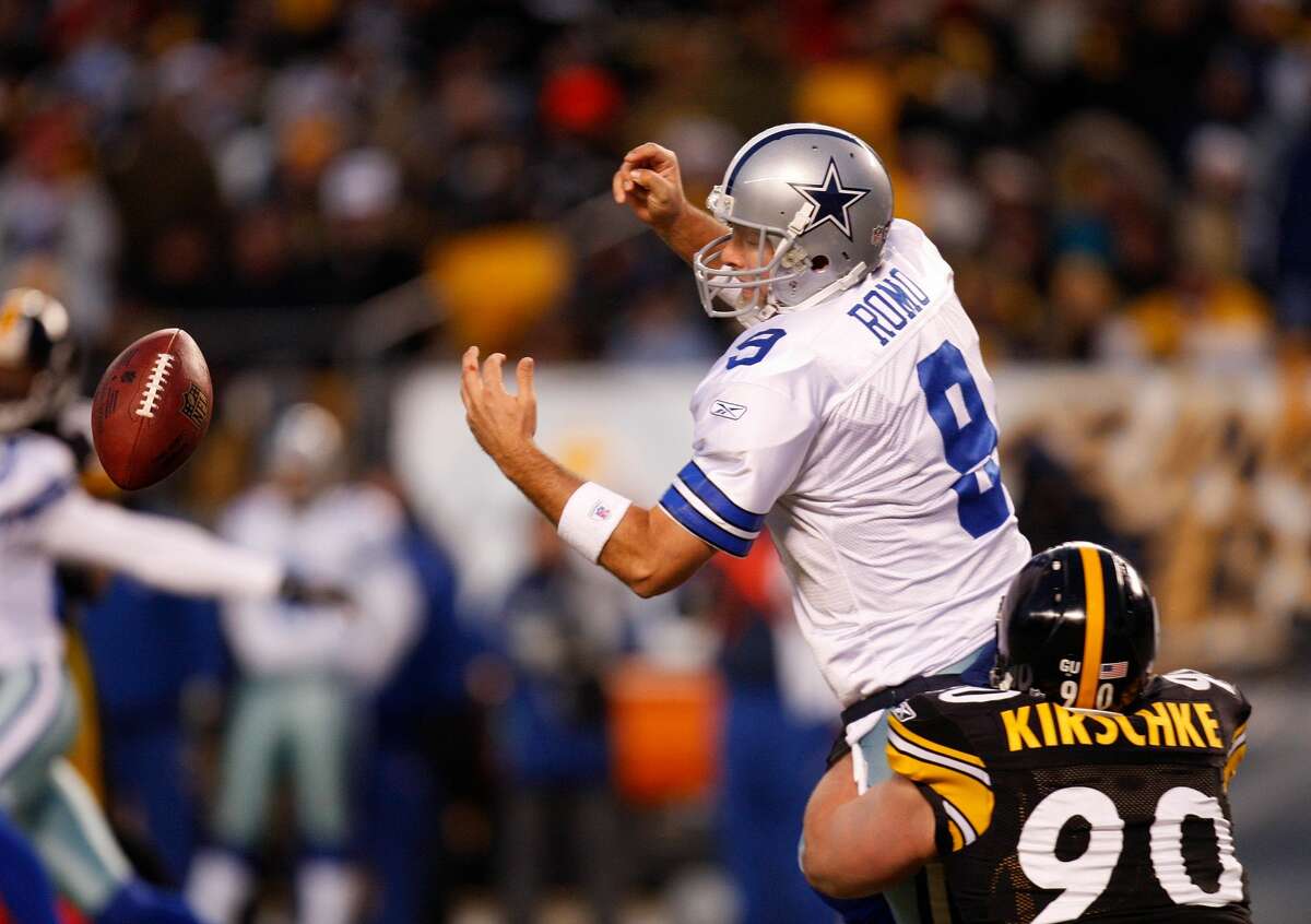 Sep 16, 2007 - Miami Gardens, FL, USA - Dallas Cowboys quarterback TONY ROMO,  (R), celebrates a touchdown with TERRELL OWENS late in the fourth quarter  Sunday at Dolphin stadium. Cowboys 37-20