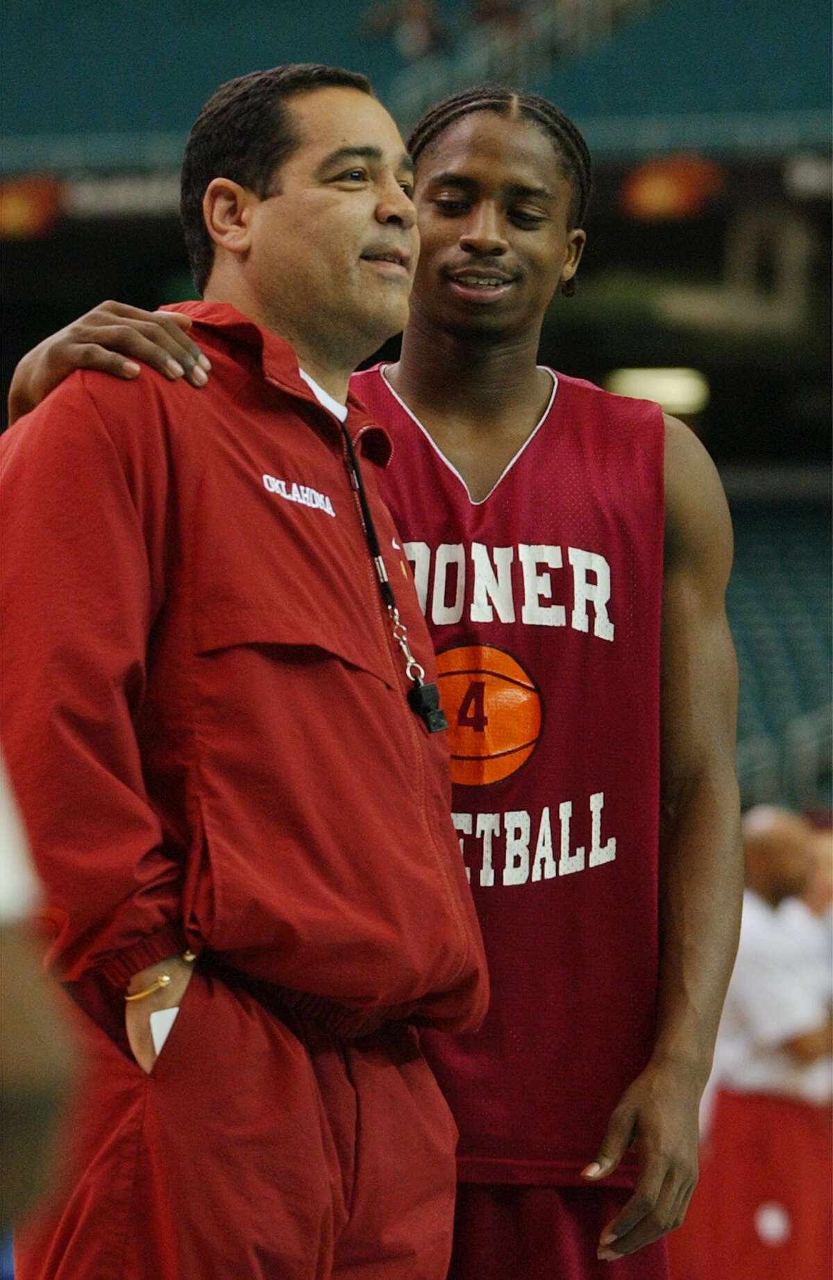 KRT SPORTS STORY SLUGGED: FINALFOUR KRT PHOTOGRAPH BY PATRICK SCHNEIDER/CHARLOTTE OBSERVER (March 26) ATLANTA, GA -  Quanna White,  will now serve as an assistant coach to head coach Kelvin Sampson, after playing for him as a Sooner.