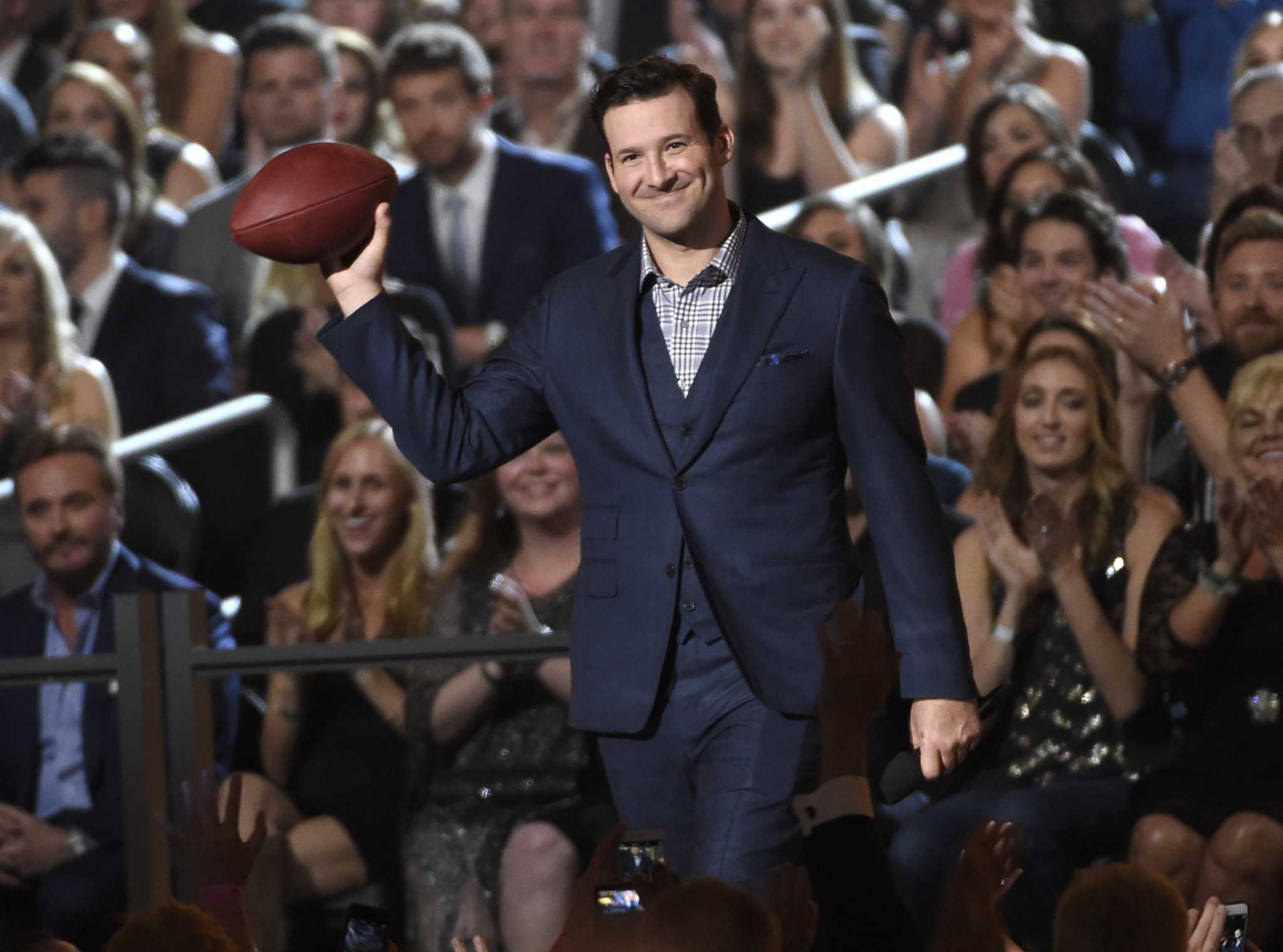 Tony Romo Retires, Hired by CBS Sports as NFL Lead Analyst