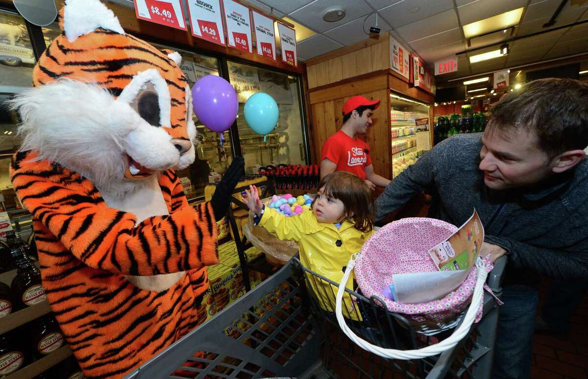 Stew Leonard’s hosts Easter Egg Hunt EggsTravaganza