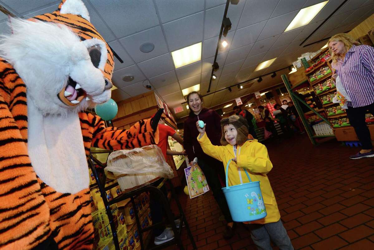 Stew Leonard’s hosts Easter Egg Hunt EggsTravaganza