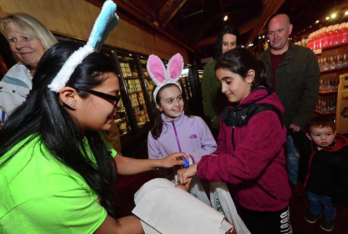 Stew Leonard’s hosts Easter Egg Hunt EggsTravaganza