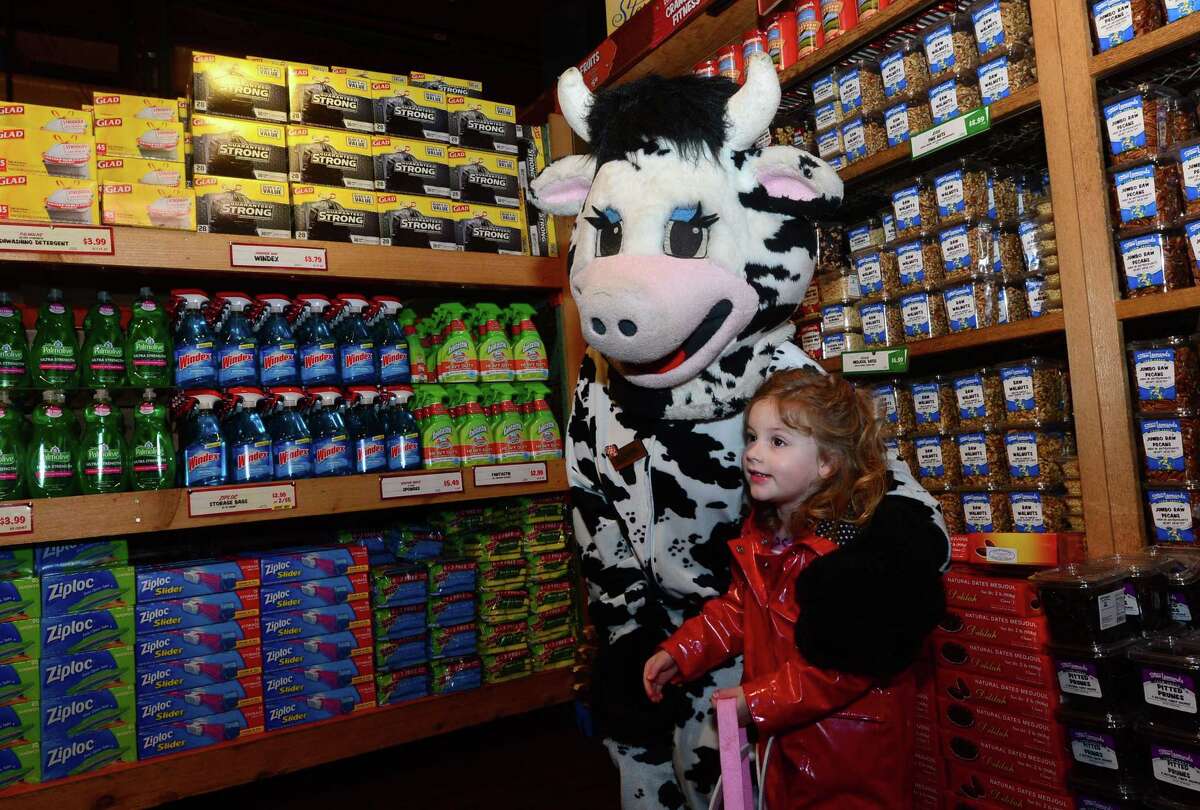 Stew Leonard’s hosts Easter Egg Hunt EggsTravaganza