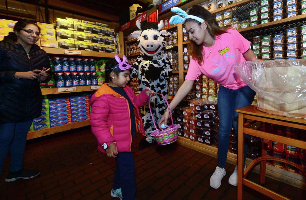 Stew Leonard’s hosts Easter Egg Hunt EggsTravaganza